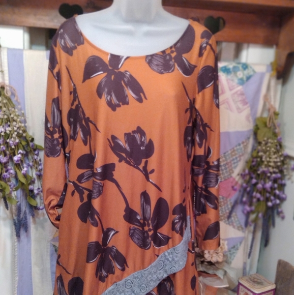 R & B Shift Dress w/Pockets - Picture 2 of 10